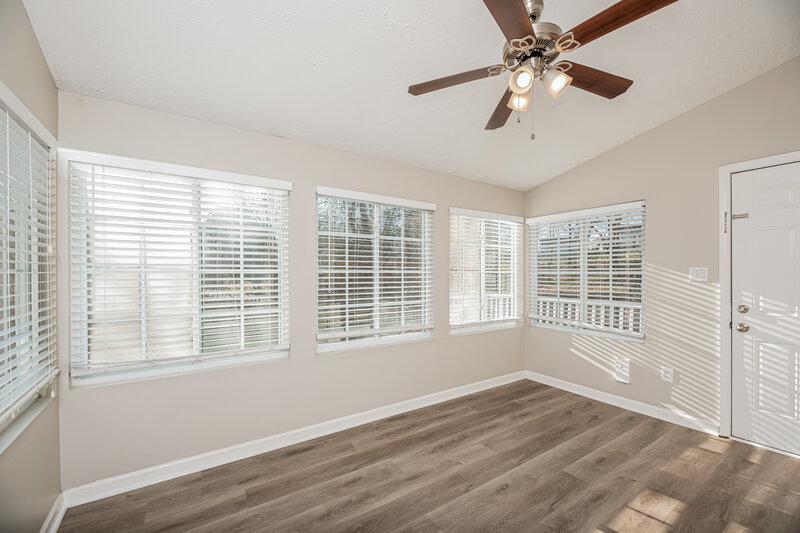 2,295/Mo, 3209 Dockside Dr Hermitage, TN 37076 Sun Room View