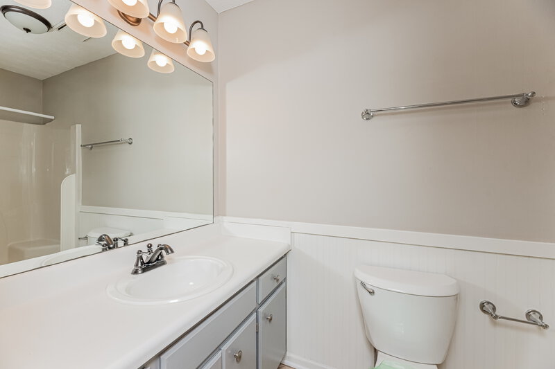 2,295/Mo, 3209 Dockside Dr Hermitage, TN 37076 Main Bathroom View