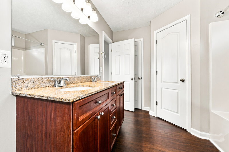2,170/Mo, 328 Slippery Rock Dr Murfreesboro, TN 37129 Primary Bathroom View 2
