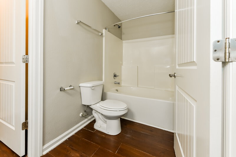 2,000/Mo, 1528 Passage Dr Murfreesboro, TN 37130 Bathroom View