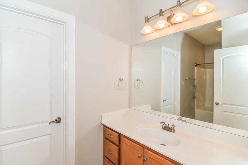 2,465/Mo, 2641 Westhaven Dr Murfreesboro, TN 37128 Main Bathroom View