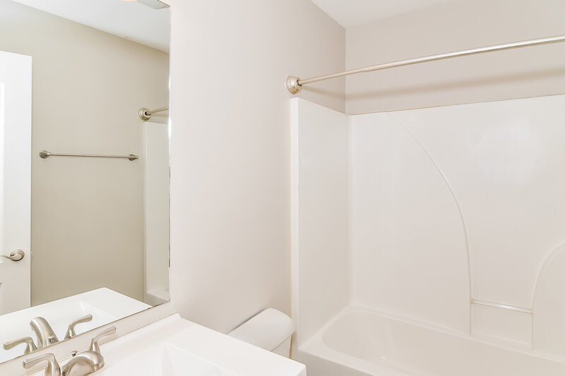 2,465/Mo, 2641 Westhaven Dr Murfreesboro, TN 37128 Bathroom View 2