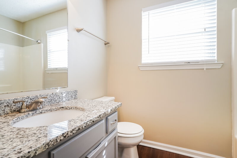 1,980/Mo, 4708 Billingsgate Rd Antioch, TN 37013 Bathroom View