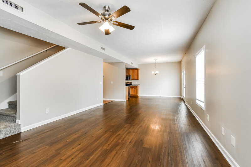 2,385/Mo, 106 Nick Price Dr Murfreesboro, TN 37129 Living Room View 2