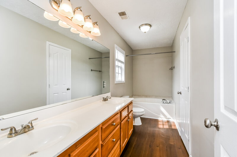 2,385/Mo, 106 Nick Price Dr Murfreesboro, TN 37129 Main Bathroom View
