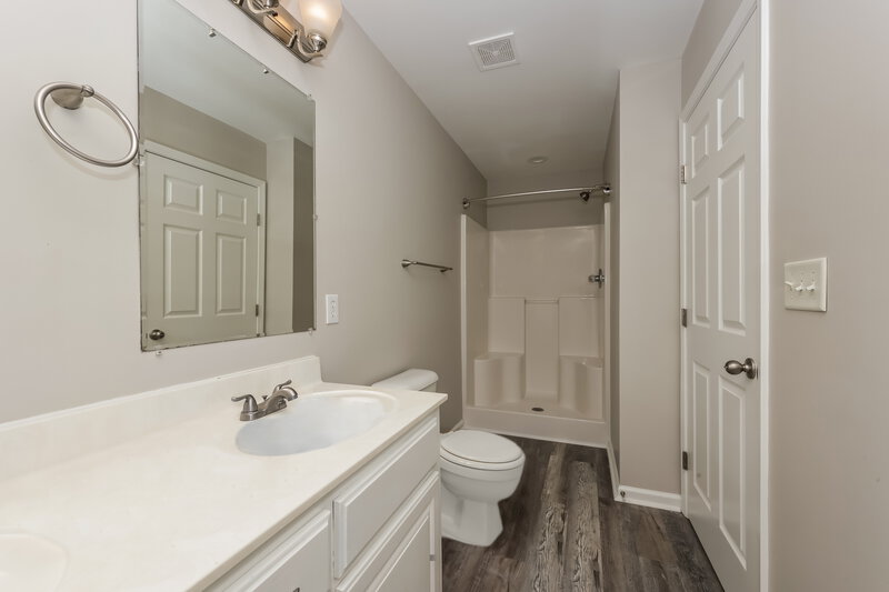 2,615/Mo, 2920 Bragg Ct Spring Hill, TN 37174 Main Bathroom View