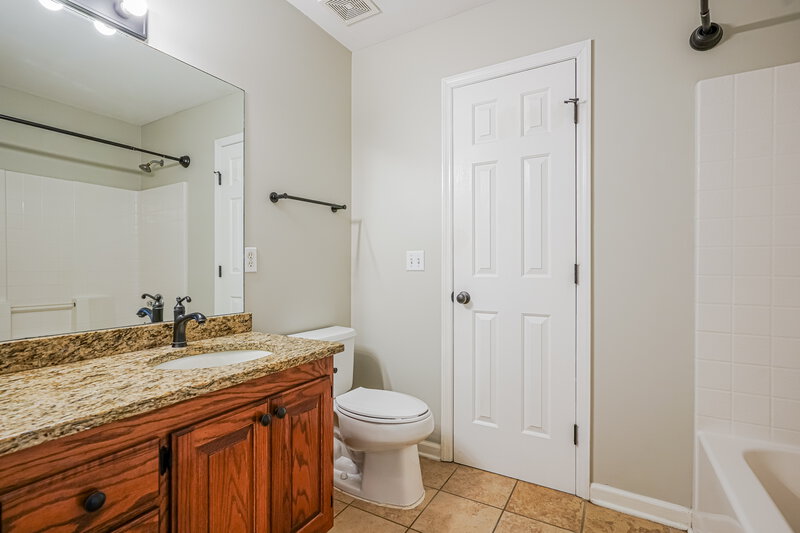 2,465/Mo, 102 Vera Jean Ct Smyrna, TN 37167 Main Bathroom View