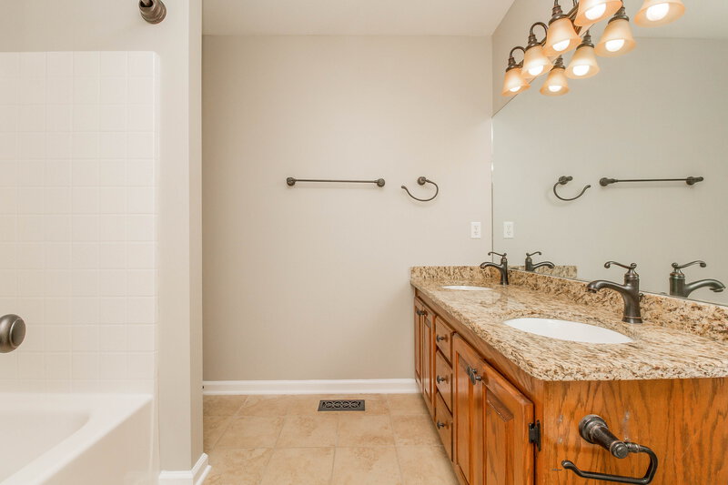 2,410/Mo, 102 Vera Jean Ct Smyrna, TN 37167 Bathroom View 2