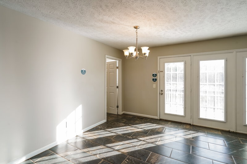 2,115/Mo, 7109 Beard Ct La Vergne, TN 37086 Dining Room View