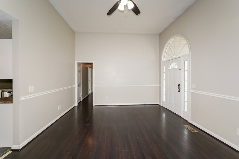 1,995/Mo, 7109 Beard Ct La Vergne, TN 37086 Living Room View