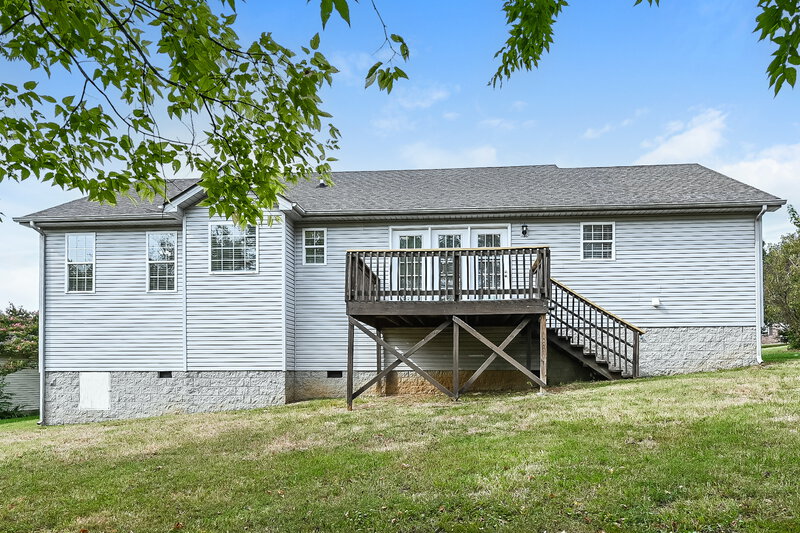 1,995/Mo, 7109 Beard Ct La Vergne, TN 37086 Rear View