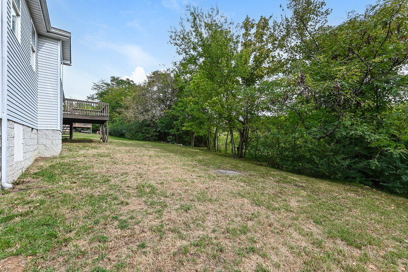 1,995/Mo, 7109 Beard Ct La Vergne, TN 37086 Backyard View