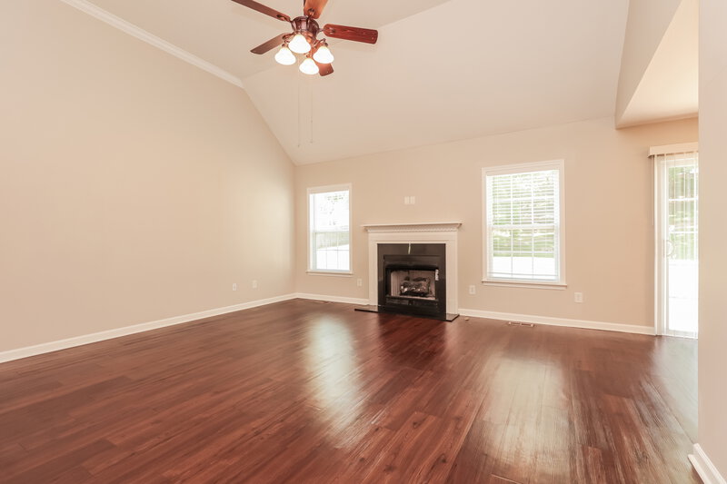 2,085/Mo, 4028 Kristen St Spring Hill, TN 37174 Living Room View