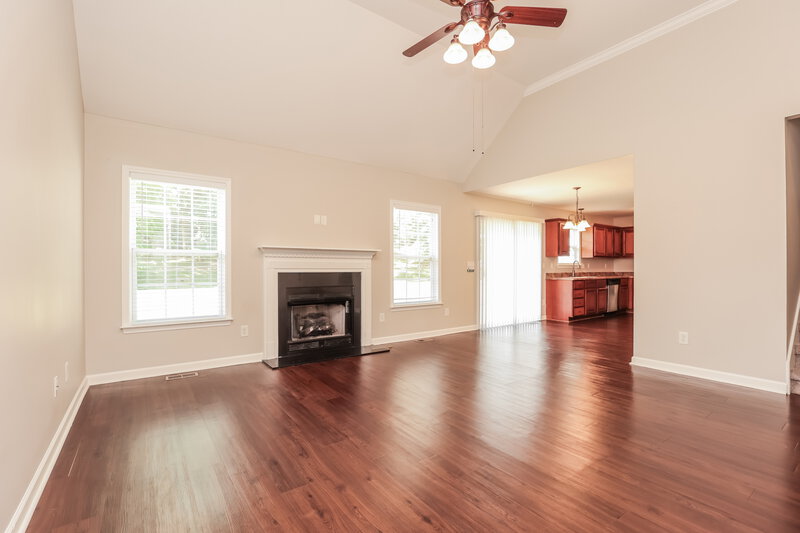2,085/Mo, 4028 Kristen St Spring Hill, TN 37174 Living Room View 2