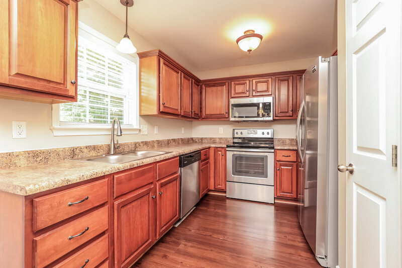 2,085/Mo, 4028 Kristen St Spring Hill, TN 37174 Kitchen View