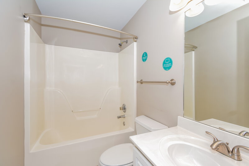 2,800/Mo, 6553 Broken Bow Dr Antioch, TN 37013 Bathroom View