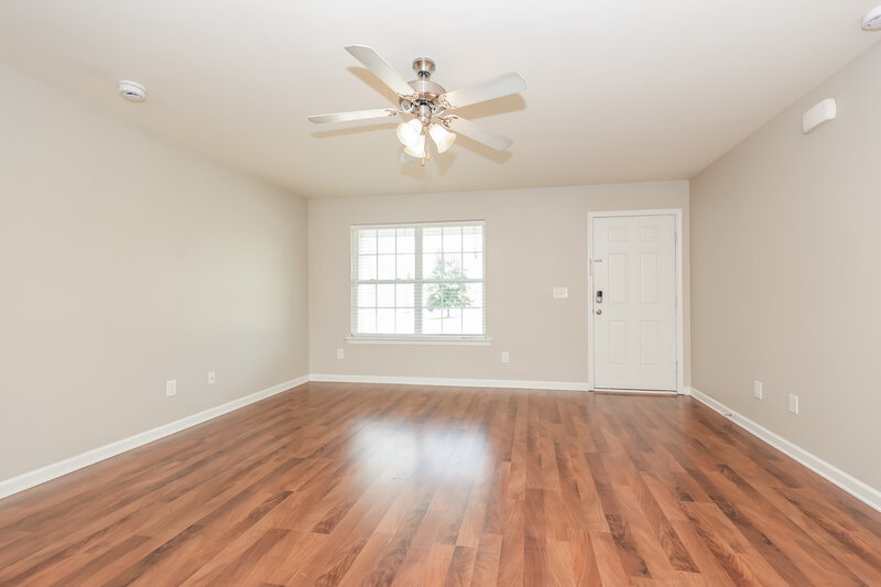 2,090/Mo, 2014 Cobblestone Dr Spring Hill, TN 37174 Living Room View