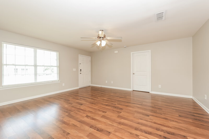 2,090/Mo, 2014 Cobblestone Dr Spring Hill, TN 37174 Living Room View 2