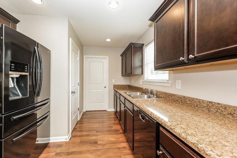 2,090/Mo, 2014 Cobblestone Dr Spring Hill, TN 37174 Kitchen View 2