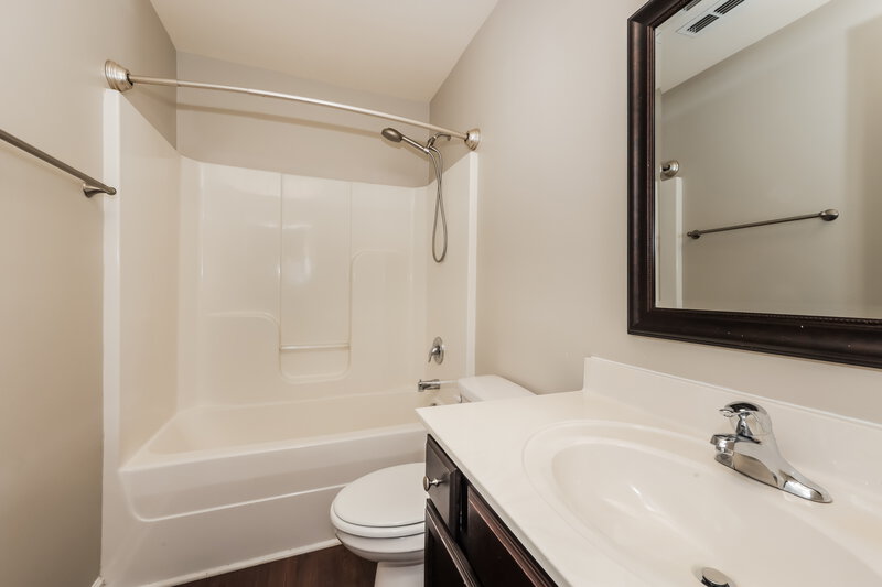 2,090/Mo, 2014 Cobblestone Dr Spring Hill, TN 37174 Main Bathroom View 2