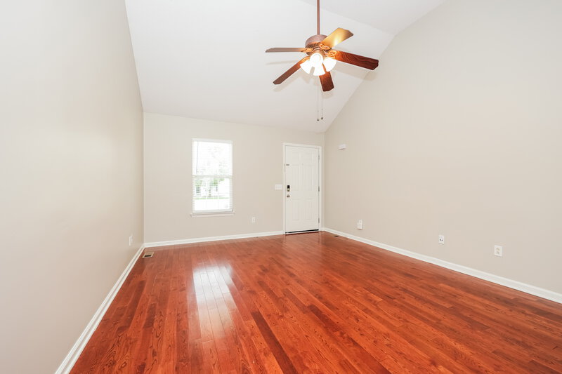2,035/Mo, 1915 Steaford Ct Murfreesboro, TN 37127 Living Room View