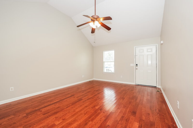 2,035/Mo, 1915 Steaford Ct Murfreesboro, TN 37127 Living Room View 2