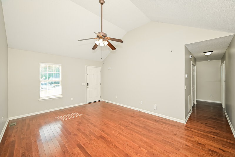 1,895/Mo, 1915 Steaford Ct Murfreesboro, TN 37127 Living Room View 2