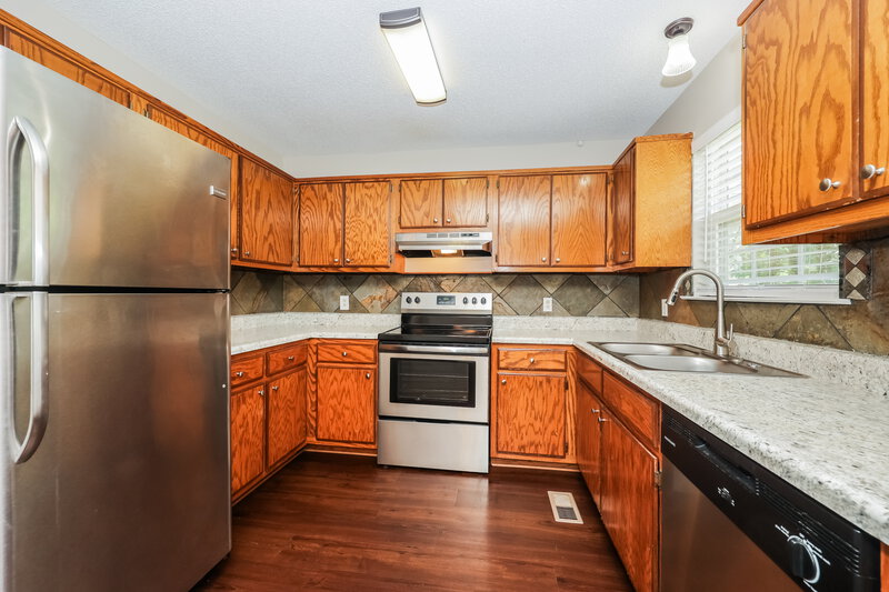 2,035/Mo, 1915 Steaford Ct Murfreesboro, TN 37127 Kitchen View