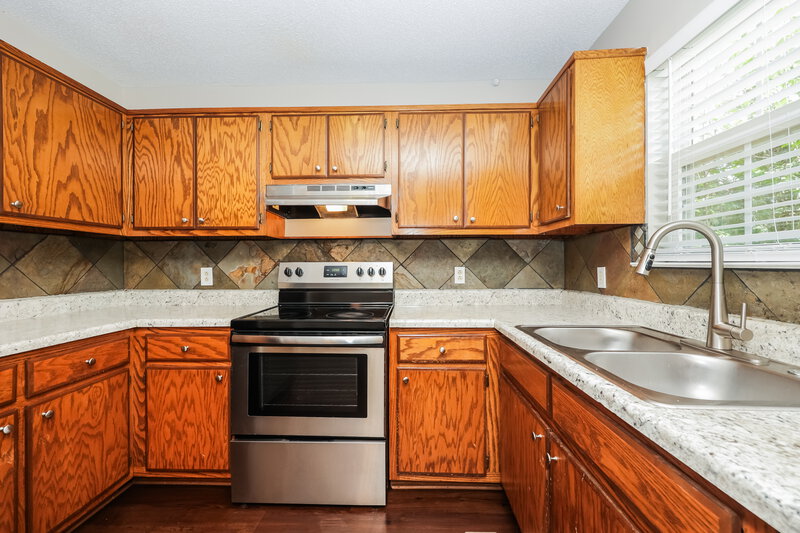 2,035/Mo, 1915 Steaford Ct Murfreesboro, TN 37127 Kitchen View 2