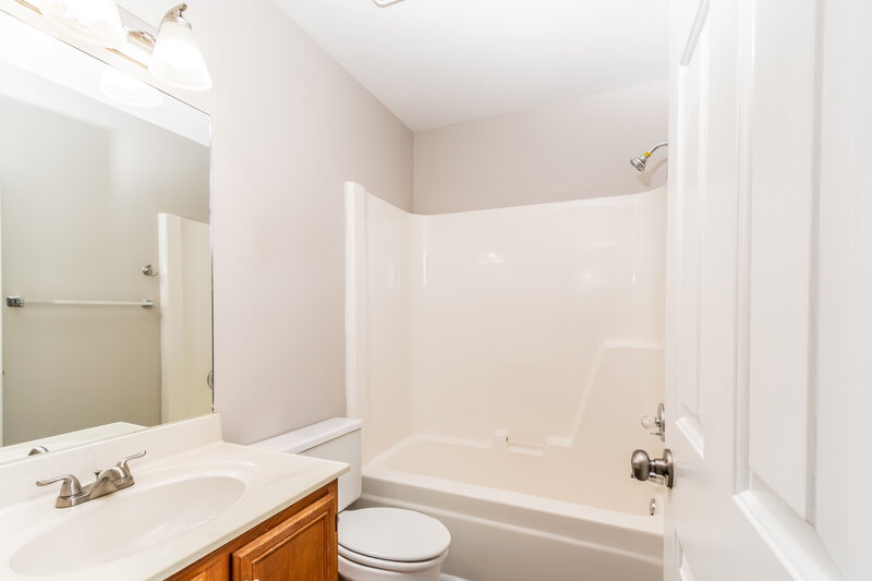 2,235/Mo, 2140 Liberty Dr Murfreesboro, TN 37129 Bathroom View