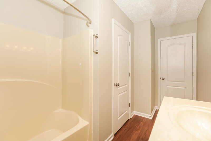 2,080/Mo, 2831 Maple Cir Thompsons Station, TN 37179 Main Bathroom View
