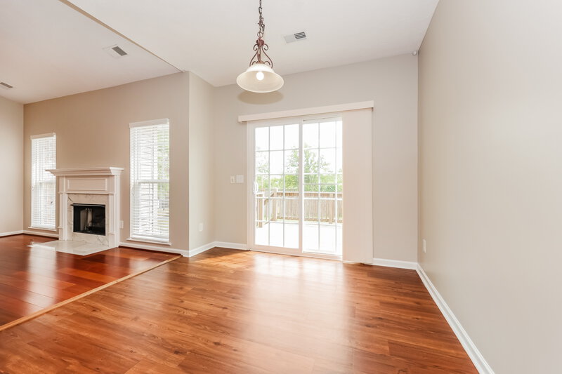 1,960/Mo, 1008 Solomon Ln Spring Hill, TN 37174 Dining Room View 2