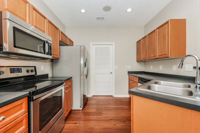 1,960/Mo, 1008 Solomon Ln Spring Hill, TN 37174 Kitchen View