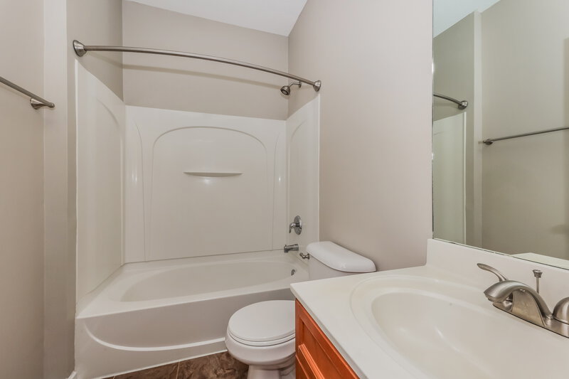 1,960/Mo, 1008 Solomon Ln Spring Hill, TN 37174 Bathroom View