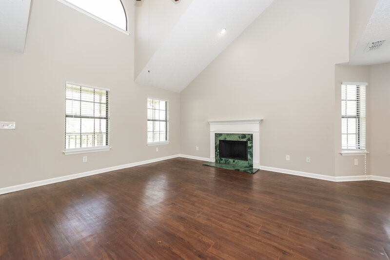 3,210/Mo, 312 Pine Ridge Ln La Vergne, TN 37086 Living Room View 2
