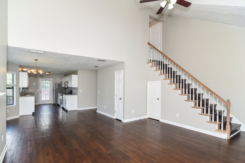 2,310/Mo, 312 Pine Ridge Ln La Vergne, TN 37086 Living Room View 2