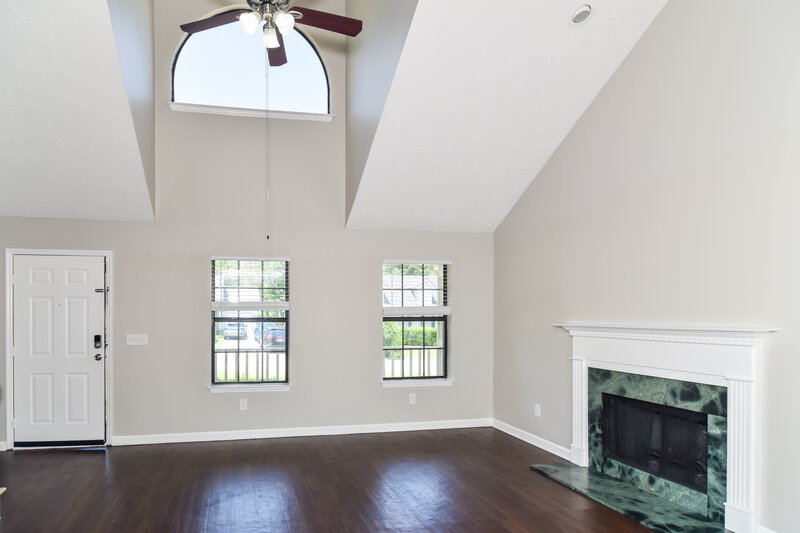 2,310/Mo, 312 Pine Ridge Ln La Vergne, TN 37086 Living Room View 3