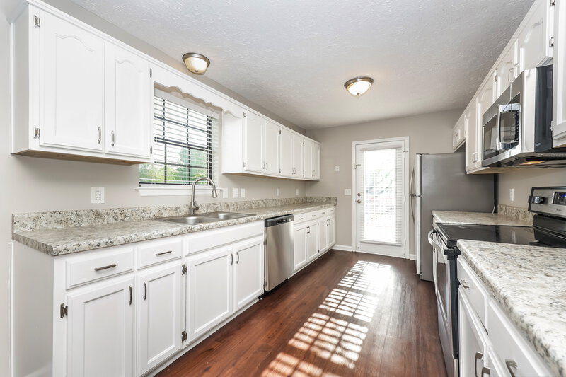 3,210/Mo, 312 Pine Ridge Ln La Vergne, TN 37086 Kitchen View