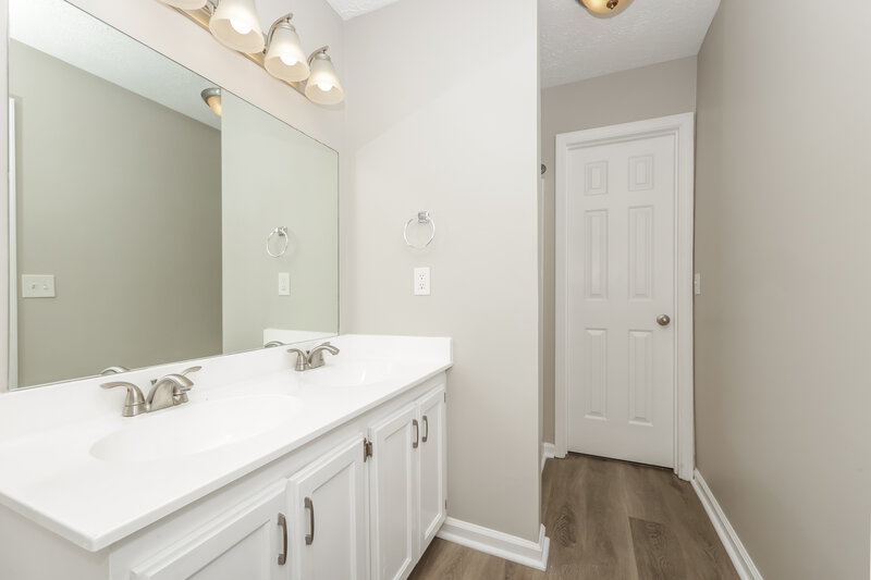 3,210/Mo, 312 Pine Ridge Ln La Vergne, TN 37086 Main Bathroom View 2