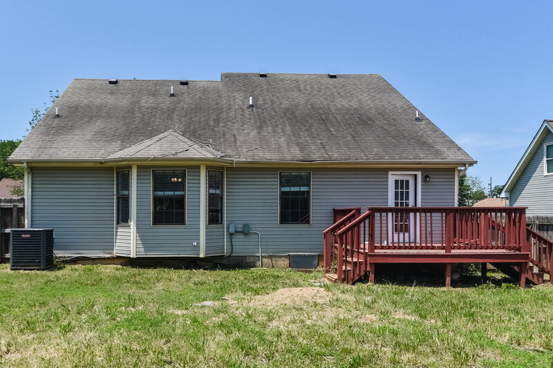 2,310/Mo, 312 Pine Ridge Ln La Vergne, TN 37086 Rear View
