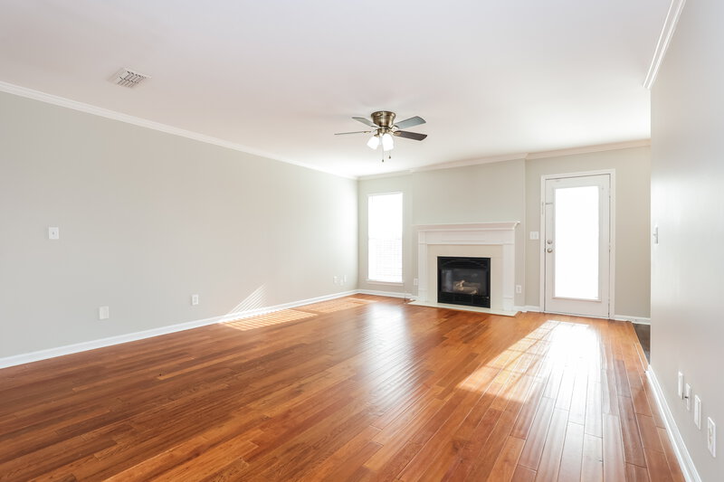 2,580/Mo, 806 Bristol Dr Smyrna, TN 37167 Living Room View 2