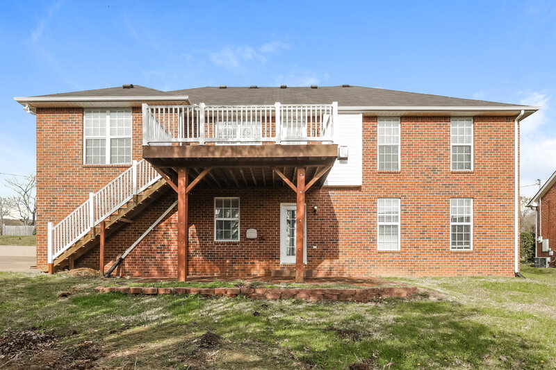 2,580/Mo, 806 Bristol Dr Smyrna, TN 37167 Rear Entrance View