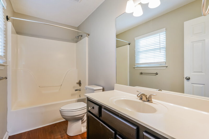 2,130/Mo, 1921 Pacific Pl Murfreesboro, TN 37128 Main Bathroom View