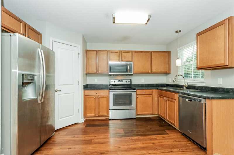 2,255/Mo, 2928 Weston Blvd Murfreesboro, TN 37128 Kitchen View