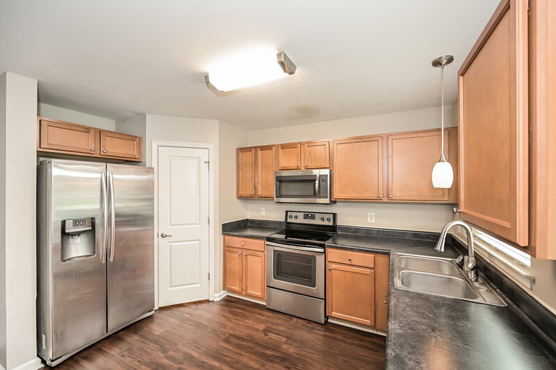 2,150/Mo, 2928 Weston Blvd Murfreesboro, TN 37128 Kitchen View