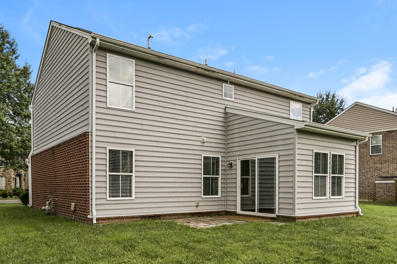 2,150/Mo, 2928 Weston Blvd Murfreesboro, TN 37128 Rear View