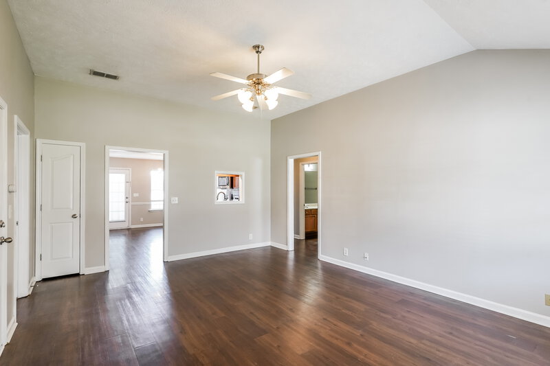2,005/Mo, 9220 Thomason Trl Antioch, TN 37013 Living Room View 2
