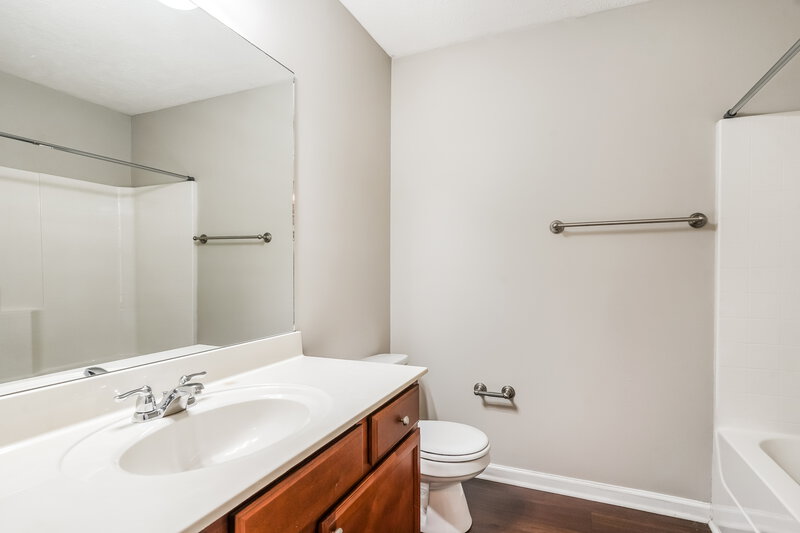 2,005/Mo, 9220 Thomason Trl Antioch, TN 37013 Bathroom View