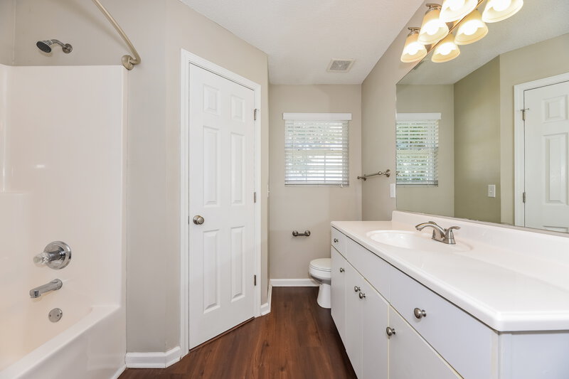 2,790/Mo, 1443 Rochester Dr Murfreesboro, TN 37130 Main Bathroom View