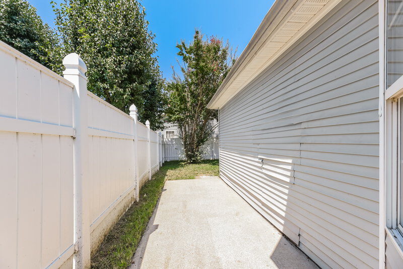 2,790/Mo, 1443 Rochester Dr Murfreesboro, TN 37130 Backyard View